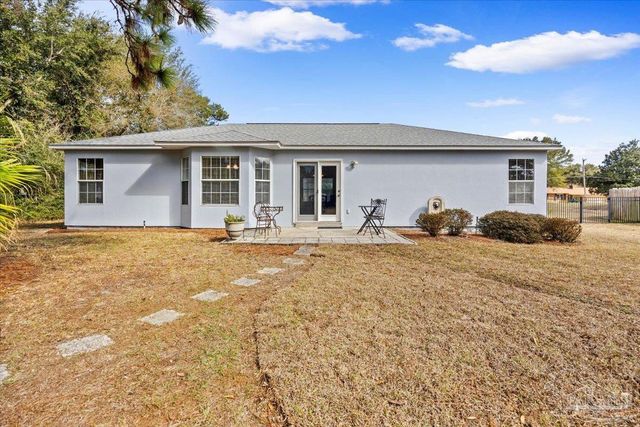 1863 Eagle Ln, Navarre, FL 32566