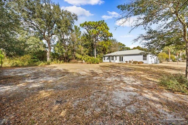 1863 Eagle Ln, Navarre, FL 32566