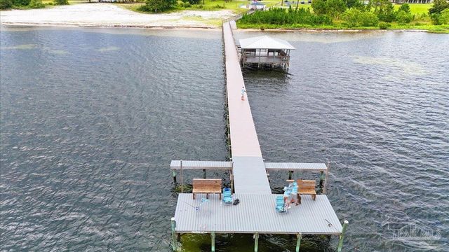 1863 Eagle Ln, Navarre, FL 32566