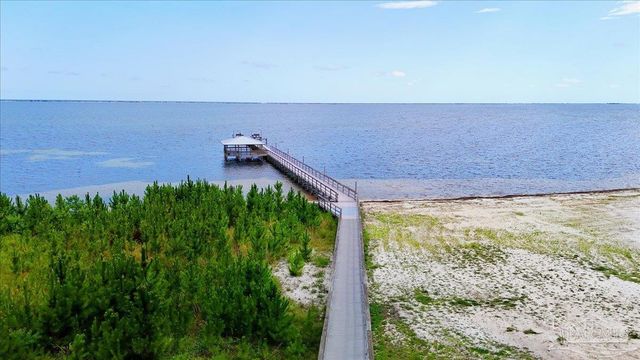 1863 Eagle Ln, Navarre, FL 32566