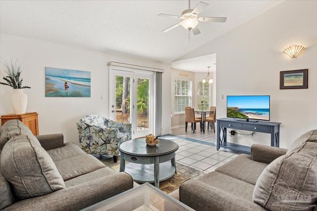 1863 Eagle Ln, Navarre, FL 32566