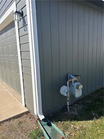 2004 Goodell Court, Lawrence, KS 66046