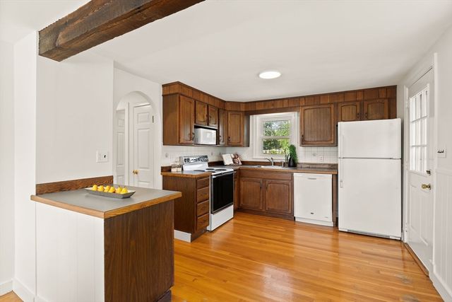 53 Roberts Rd, Medford, MA 02155