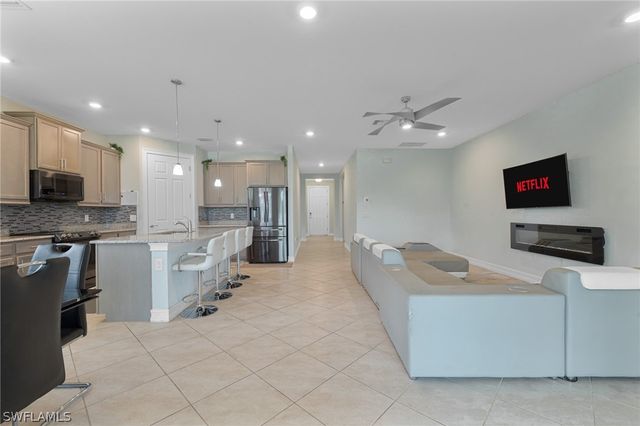 3289 Baravaldo CIR, Cape Coral, FL 33909