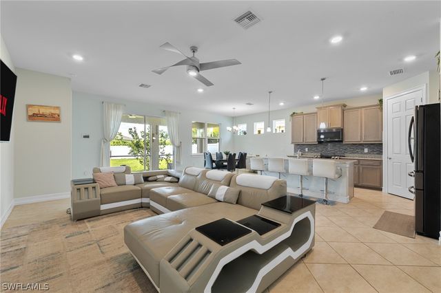 3289 Baravaldo CIR, Cape Coral, FL 33909