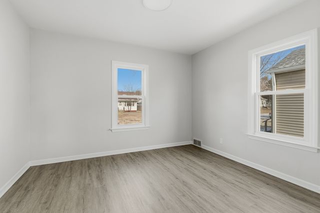 2721 Redwood Avenue, Davenport, IA 52802