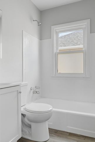 2721 Redwood Avenue, Davenport, IA 52802