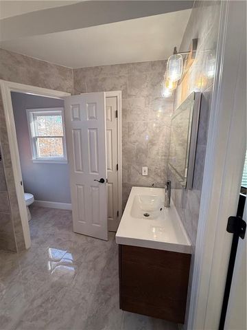 2105 Bentbrooke Trail, Lawrenceville, GA 30043