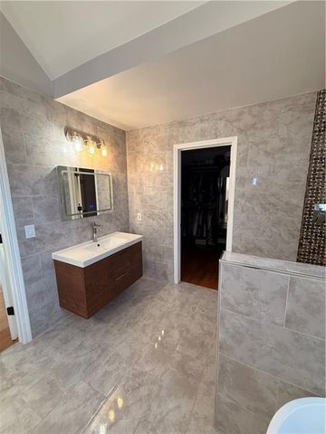 2105 Bentbrooke Trail, Lawrenceville, GA 30043