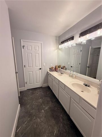 2105 Bentbrooke Trail, Lawrenceville, GA 30043