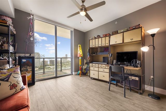 79 SW 12th St PH3904-S, Miami, FL 33130
