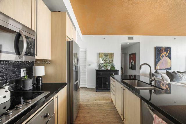 79 SW 12th St PH3904-S, Miami, FL 33130