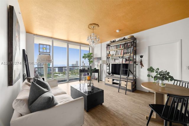 79 SW 12th St PH3904-S, Miami, FL 33130