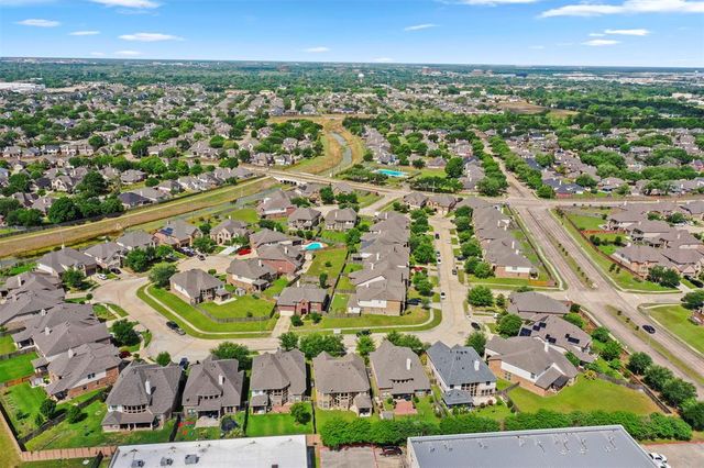 514 Whitney Oaks Lane, Stafford, TX 77477