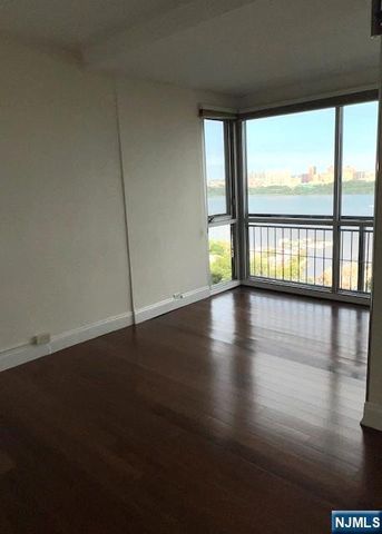 2 Horizon Road 1211, Fort Lee, NJ 07024