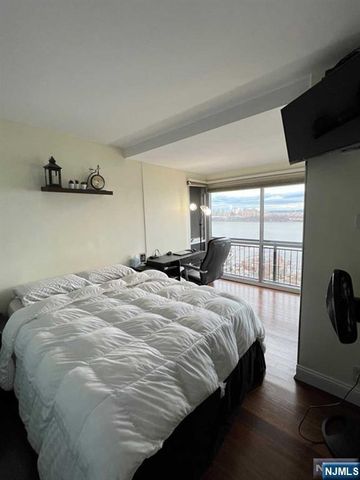 2 Horizon Road 1211, Fort Lee, NJ 07024