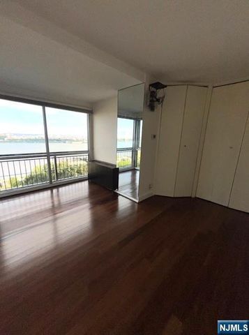 2 Horizon Road 1211, Fort Lee, NJ 07024