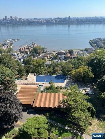2 Horizon Road 1211, Fort Lee, NJ 07024