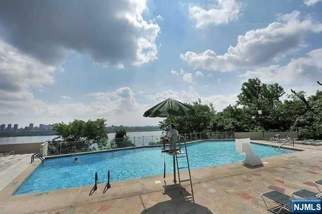 2 Horizon Road 1211, Fort Lee, NJ 07024