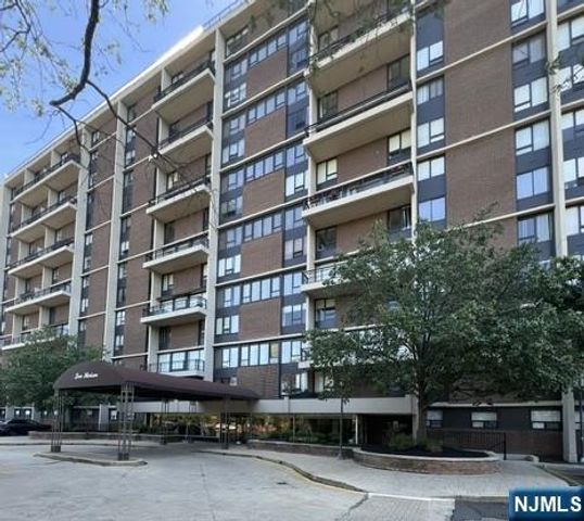 2 Horizon Road 1211, Fort Lee, NJ 07024