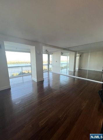2 Horizon Road 1211, Fort Lee, NJ 07024