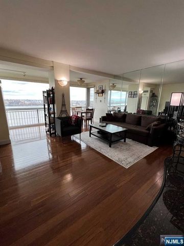 2 Horizon Road 1211, Fort Lee, NJ 07024