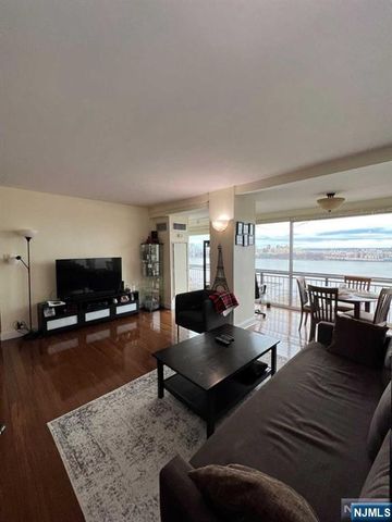 2 Horizon Road 1211, Fort Lee, NJ 07024