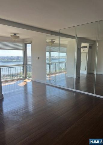 2 Horizon Road 1211, Fort Lee, NJ 07024