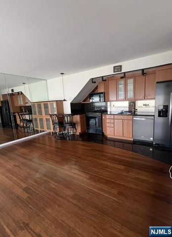 2 Horizon Road 1211, Fort Lee, NJ 07024