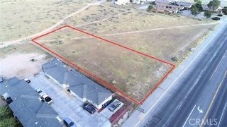 11 Navajo Road, Apple Valley, CA 92308