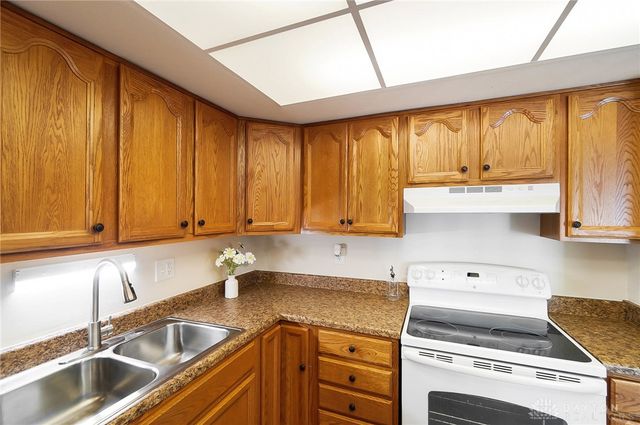 5740 Pennywell Drive, Dayton, OH 45424