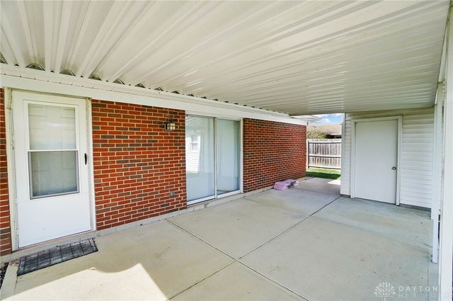 5740 Pennywell Drive, Dayton, OH 45424