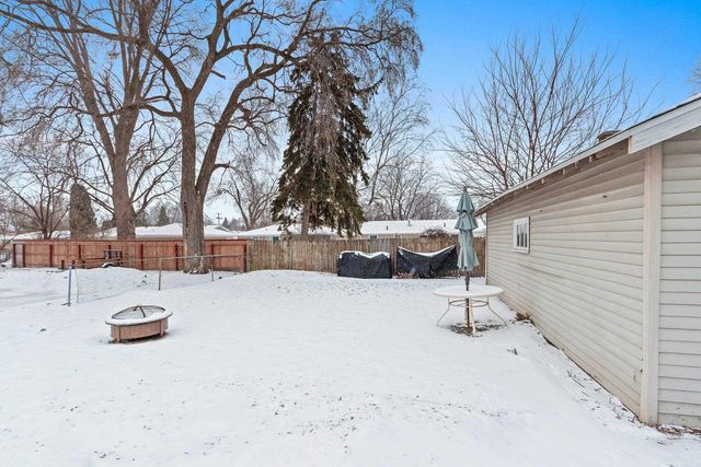 945 VELP AVENUE, Green Bay, WI 54303