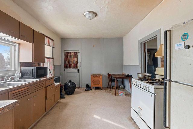 945 VELP AVENUE, Green Bay, WI 54303