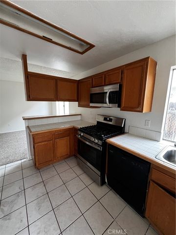 1195 Bautista, Colton, CA 92324
