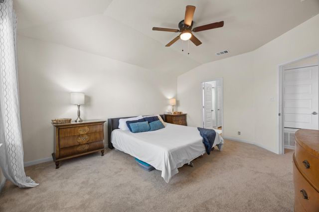 120 Hawkins CT, Hutto, TX 78634