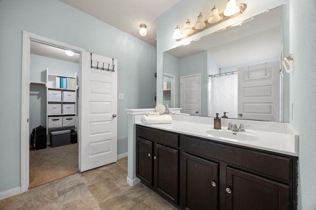 120 Hawkins CT, Hutto, TX 78634