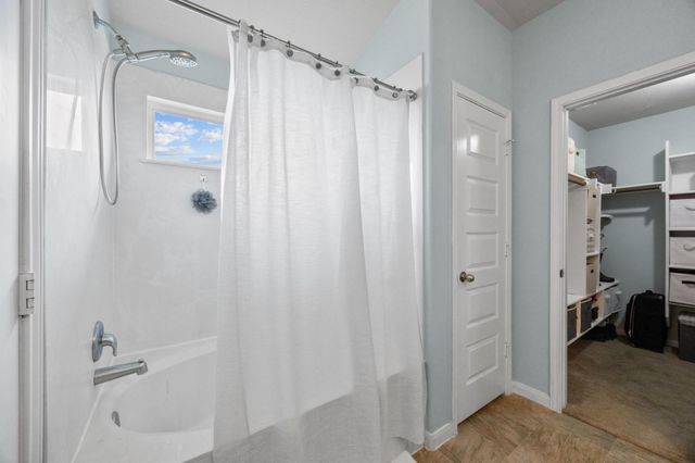 120 Hawkins CT, Hutto, TX 78634