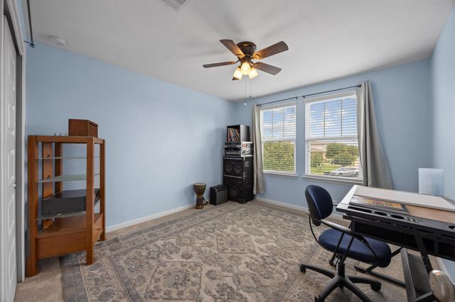 120 Hawkins CT, Hutto, TX 78634