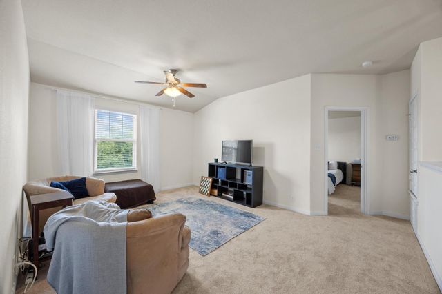 120 Hawkins CT, Hutto, TX 78634