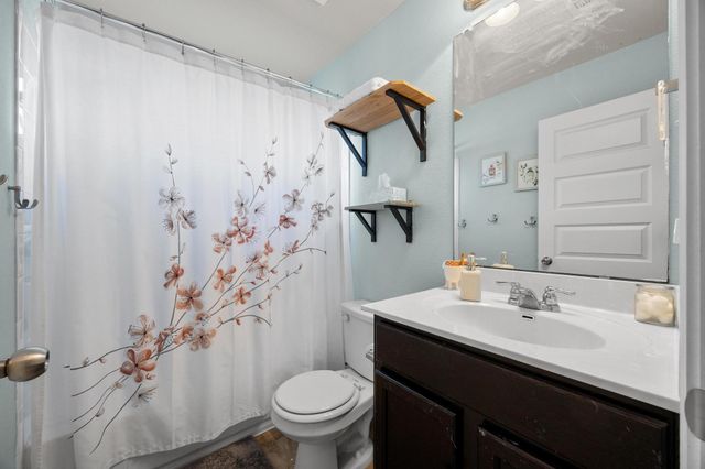 120 Hawkins CT, Hutto, TX 78634