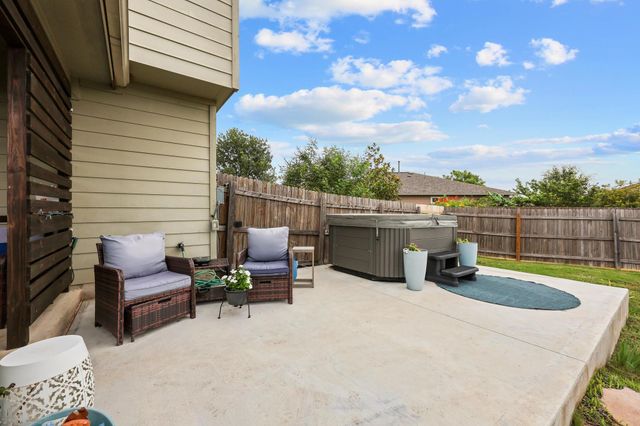 120 Hawkins CT, Hutto, TX 78634