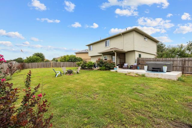 120 Hawkins CT, Hutto, TX 78634