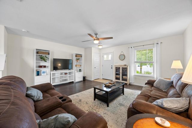 120 Hawkins CT, Hutto, TX 78634