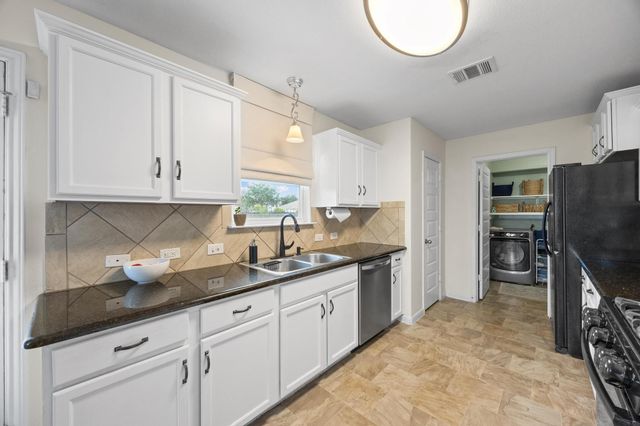 120 Hawkins CT, Hutto, TX 78634