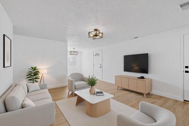 11605 Mountain Road NE, Albuquerque, NM 87112