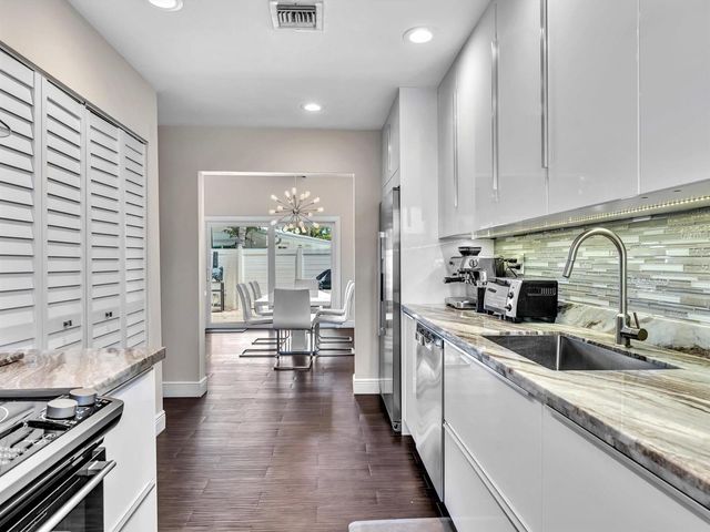 3432 NE 16th Avenue, Oakland Park, FL 33334
