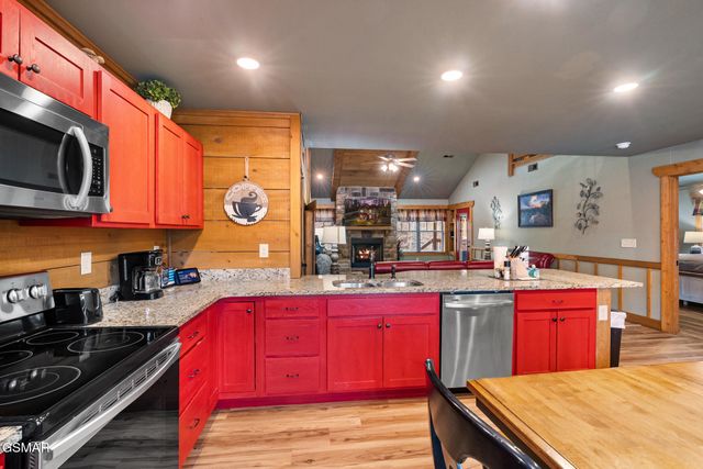 728 Still Hill Way, Gatlinburg, TN 37738