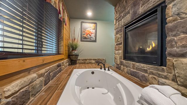 728 Still Hill Way, Gatlinburg, TN 37738