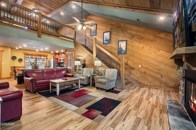 728 Still Hill Way, Gatlinburg, TN 37738